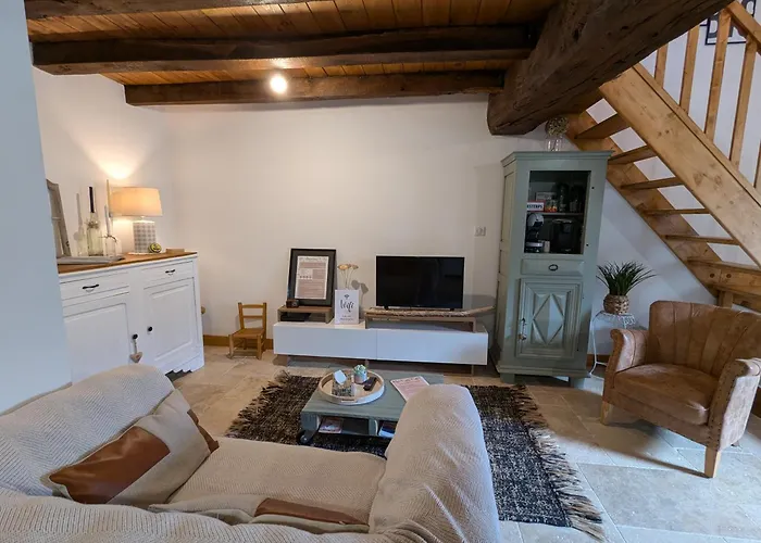 à L'ombre Des Magnolias Lesterps