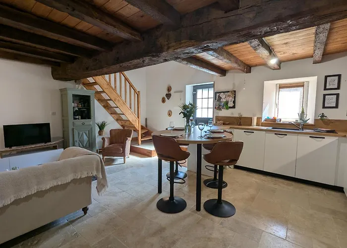 à L'ombre Des Magnolias Lesterps